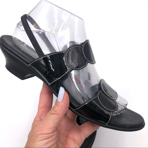 Munro Black Leather Circle Comfort Sandal 10N